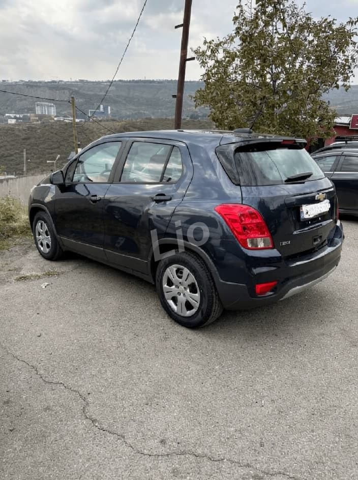 Chevrolet Tracker — 6